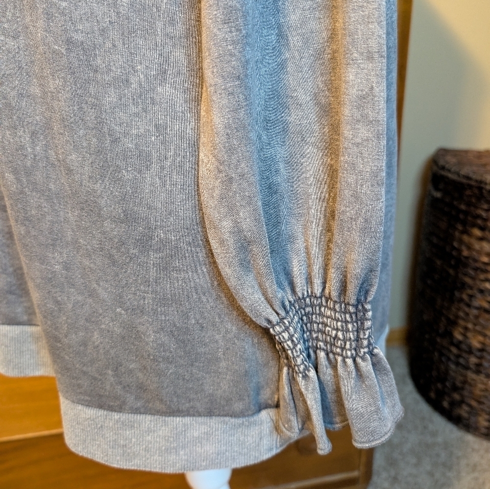 A&I GRAY Denim Wash V Neck Softy Scrunch Sleeve Sweatshirt PULLOVER - Picture 5 of 10